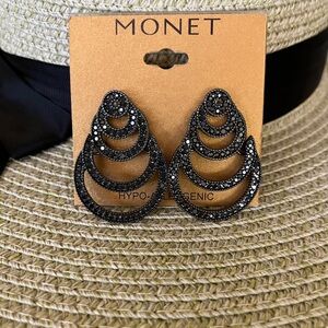 NWT Tanzanite look pierced earrings